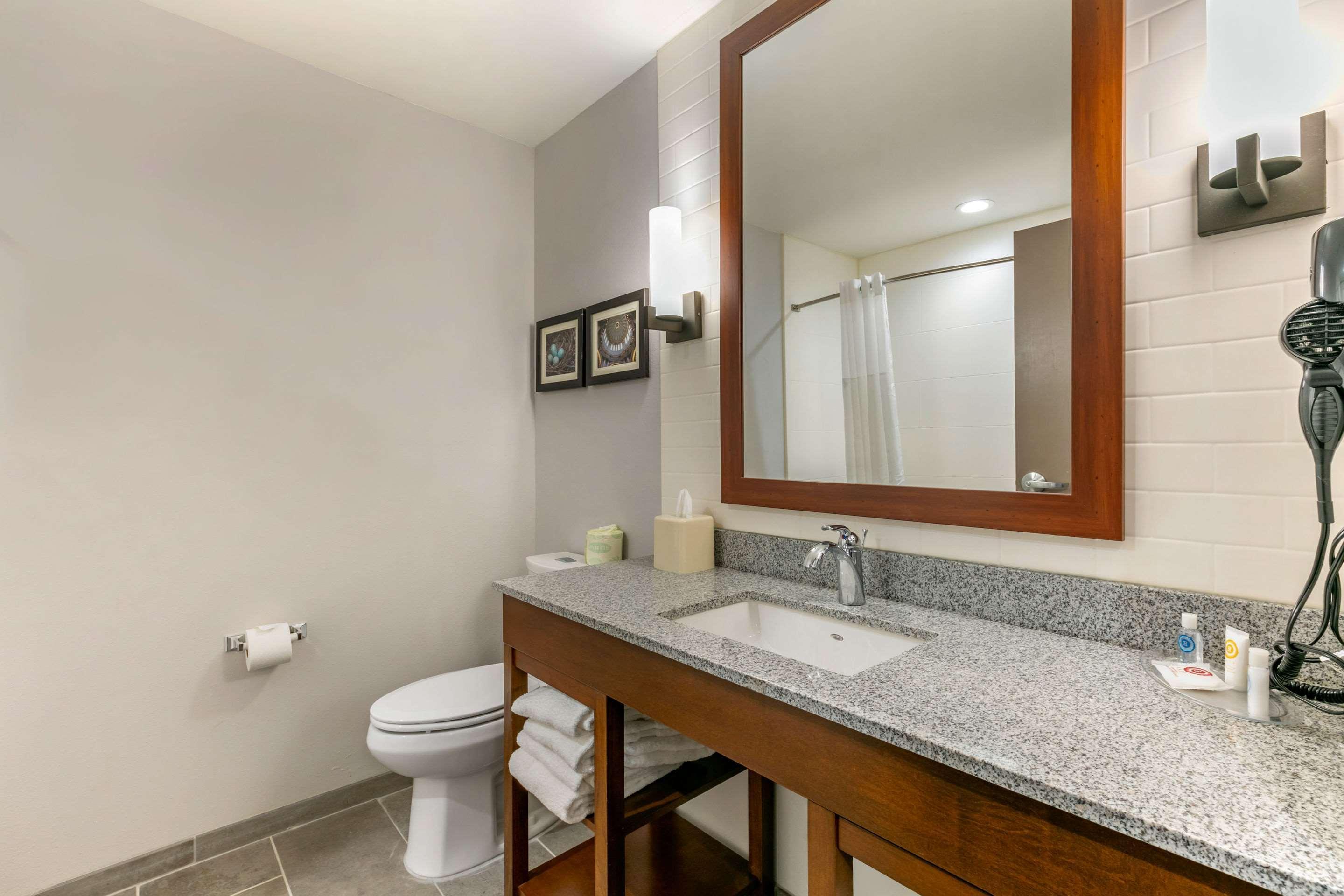 Comfort Suites North Tupelo Eksteriør billede