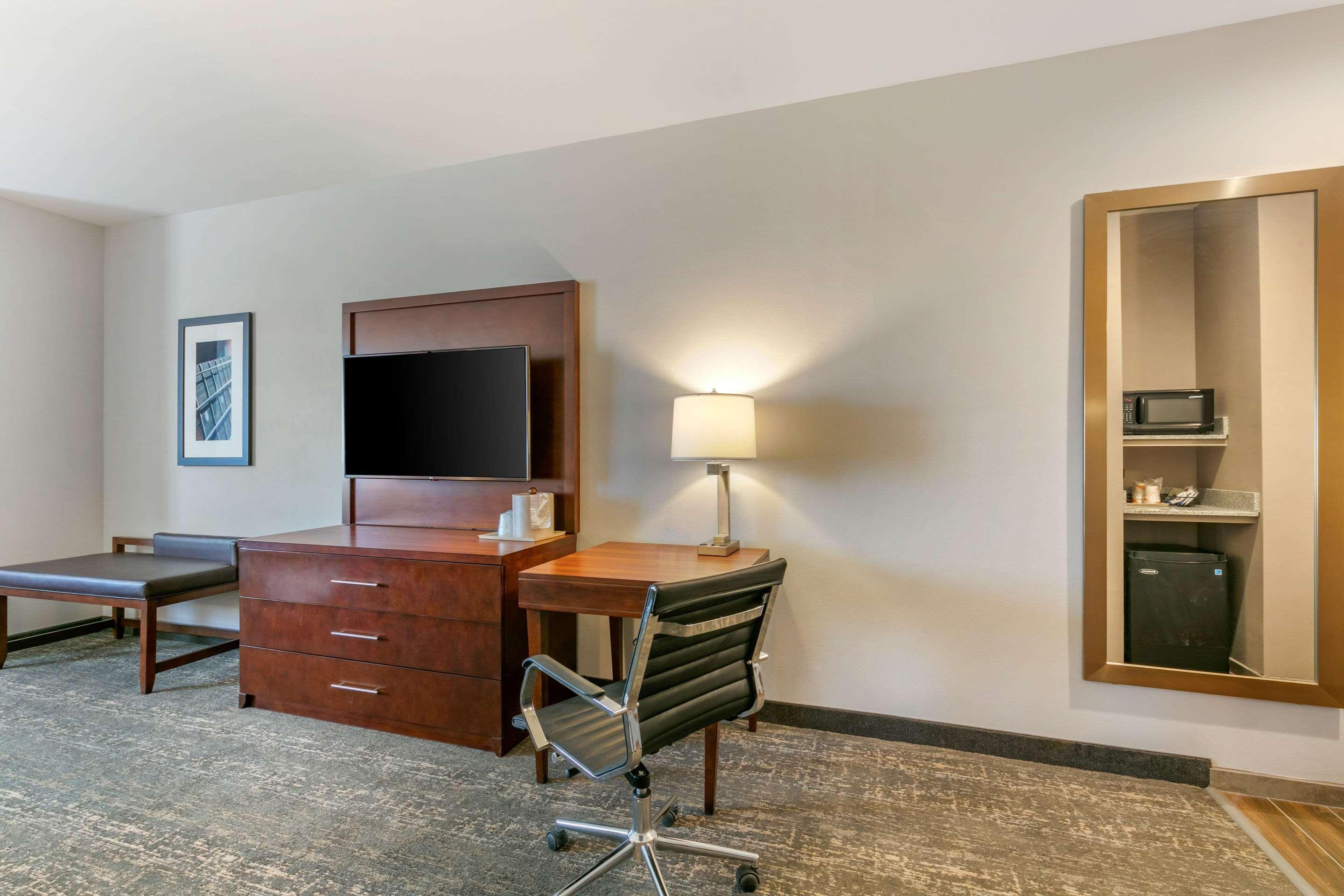 Comfort Suites North Tupelo Eksteriør billede