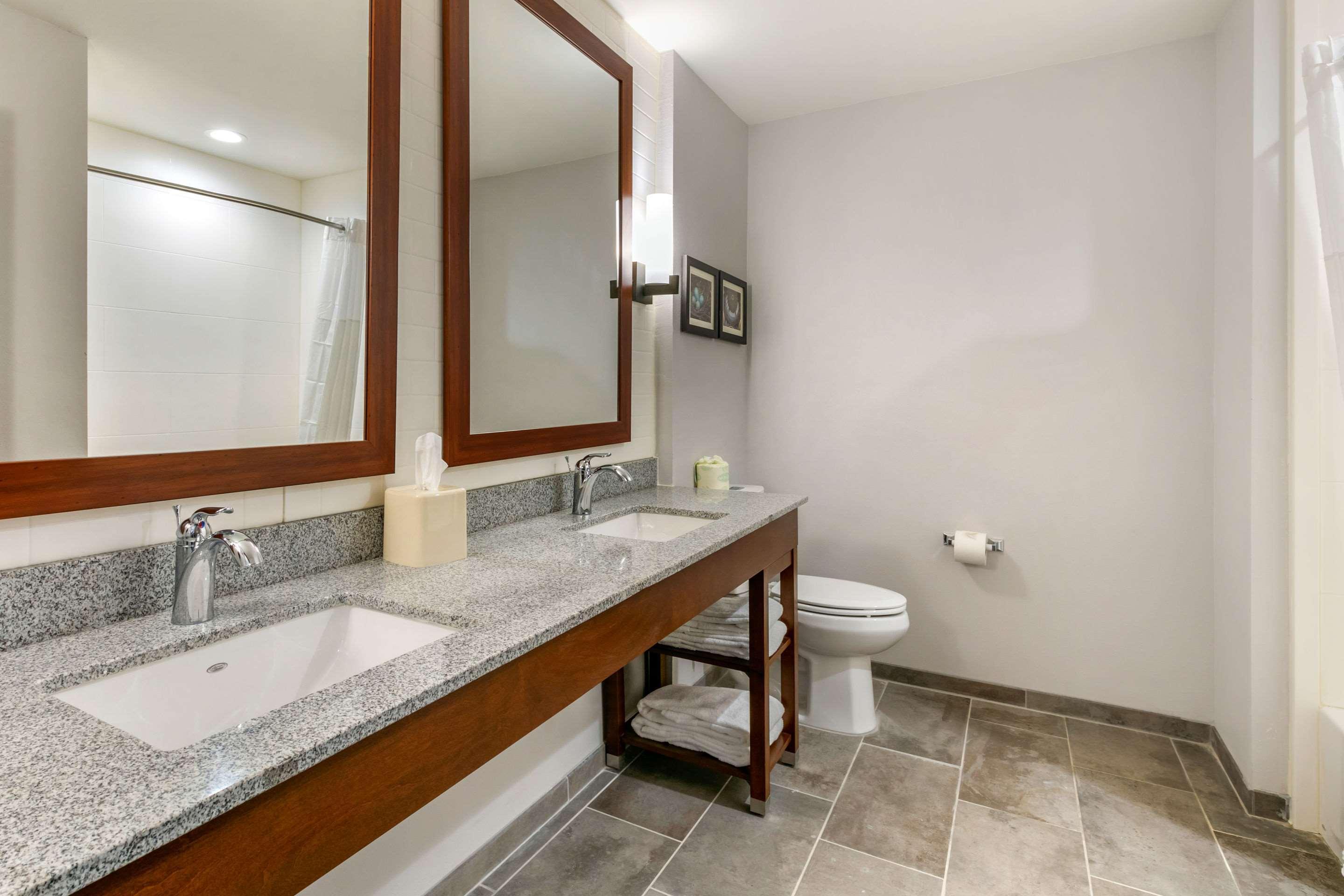Comfort Suites North Tupelo Eksteriør billede